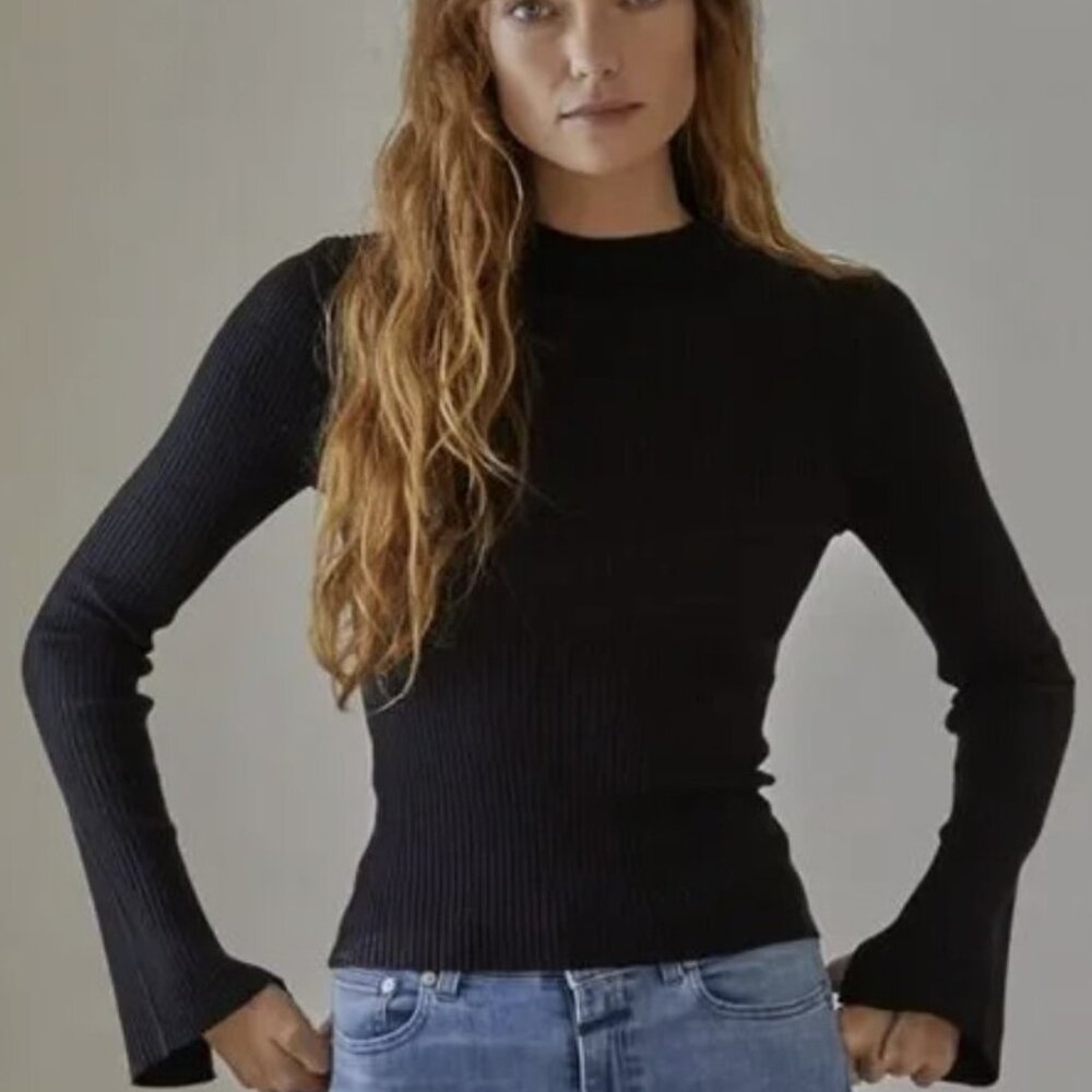 GBTSO Ribbed Bell Sleeve Top in Black
